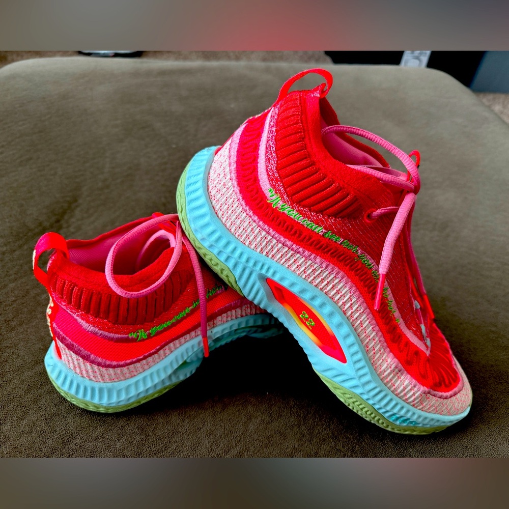 Nike A'ja Wilson Women's Cosmic Unity 3s
Size 10